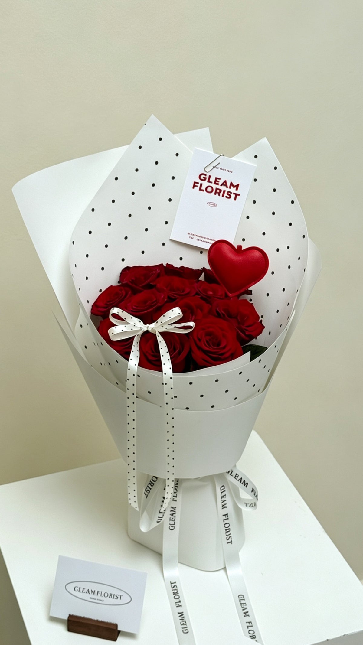 Dorothy Red Rose (12 Stalk)